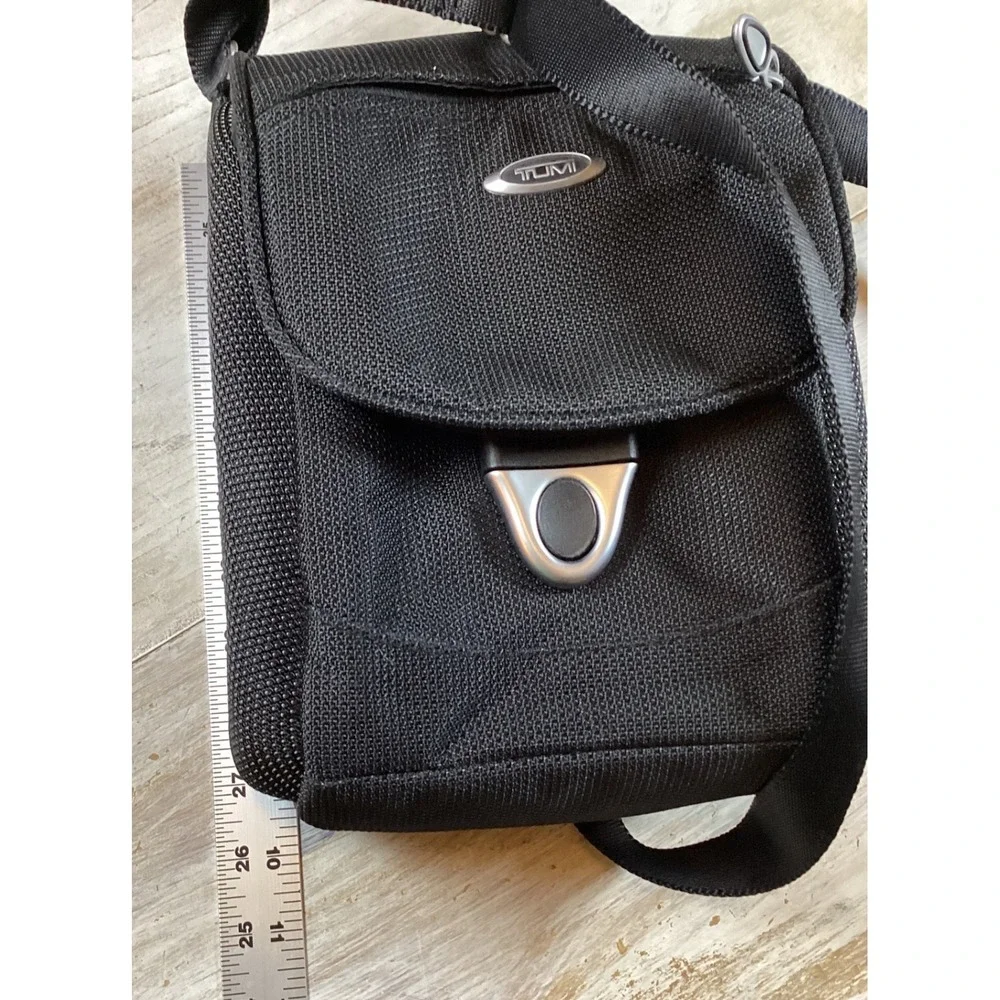 Tumi Black Ballistic Nylon Crossbody Messenger Bag Small Tech Travel Pouch - Picture 7 of 8